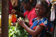 femme-travail-marche-afrique
