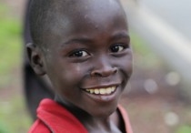 Un enfant au Rwanda près de Kibuye - Crédits photos: Thierry Barbaut