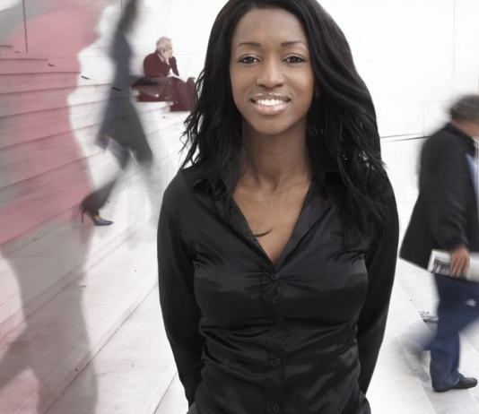 Hapsatou Sy avec Thierry Barbaut et info Afrique pour www.info-afrique.com