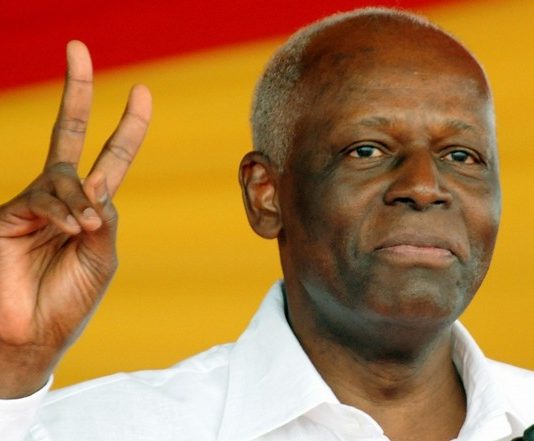 Angola: Dos Santos remporte les éléctions
