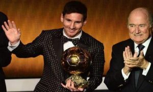 Messi-ballon_or_2012