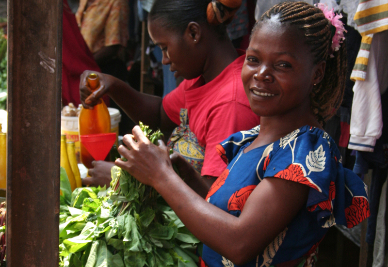 femme-travail-marche-afrique