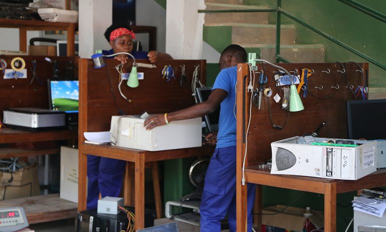 Orange engagée dans le recyclage des mobiles