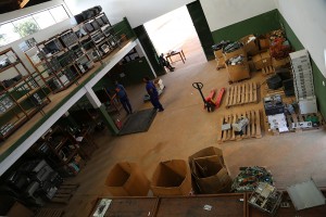 l'ONG Solidarité Technologique qui développe au Cameroun une activité pionnière de recyclage et de revalorisation des DEEE, ou Déchets d’Equipement Electriques et Electroniques »