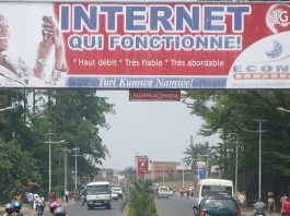 Internet qui fonctionne, une publicité qui décrit bien la mauvaises qualité du réseau dans beaucoup de pays en Afrique