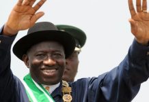 Goodluck Jonathan vise un nouveau mandat au Nigeria pour 2015