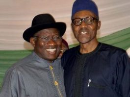 Les deux prétendants au pouvoir au Nigeria, Goodluck Jonathan et Muhammadu Buhari