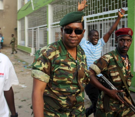 Burundi; les putschistes abandonnent mais la situation reste confuse Godefroid Niyombaré