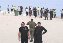 Les forces de l'ordre sur la plage de Sousse en Tunisie après l'attentat de l'hôtel Imperialm Marhaba