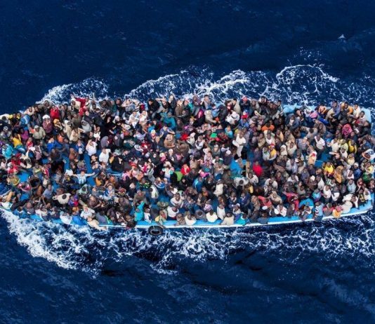 Migrants: Un bateau de Médecins Sans Frontières avec 700 migrants rejeté par l’Italie