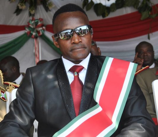 Burundi : assassinat du général Adolphe Nshimirimana Le Général Nshimirimana à été tué par un tir de roquette