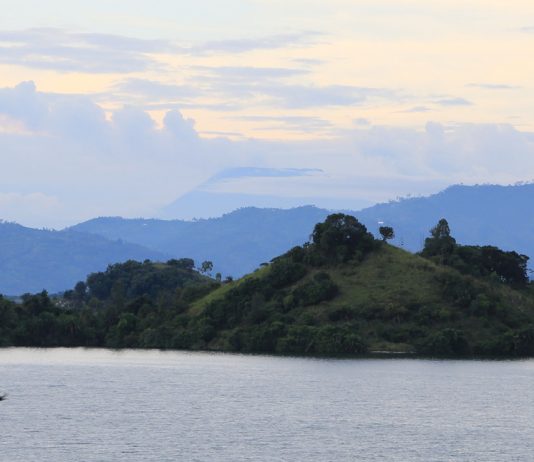 Le Volcan Nyiragongo, près de Goma - crédites photos Thierry Barbaut www.barbaut.com