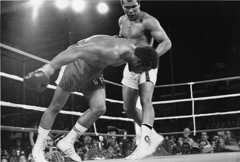 Mohamed Ali écrase Foreman à Kinshasa