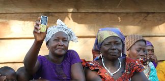 Le téléphone mobile est un levier de développement de entrepreneuriat - Photos Thierry BARBAUT - Côte d'ivoire 2017