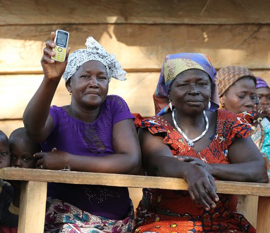 Le téléphone mobile est un levier de développement de entrepreneuriat - Photos Thierry BARBAUT - Côte d'ivoire 2017