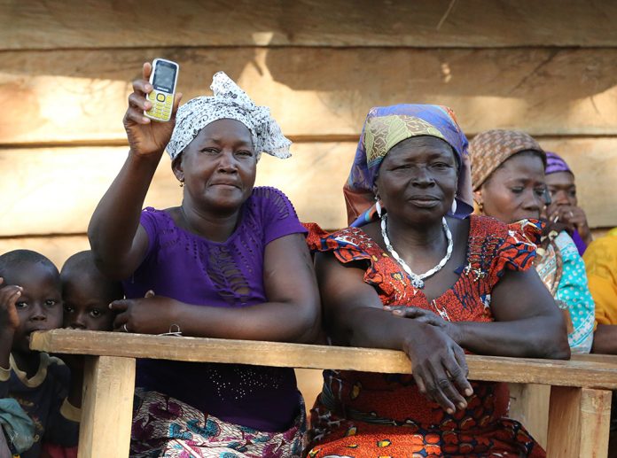 Le téléphone mobile est un levier de développement de entrepreneuriat - Photos Thierry BARBAUT - Côte d'ivoire 2017