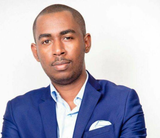 eMart.cd : le parcours du fondateur Bonny Maya Bonny Maya, le fondateru du site e-commerce eMart.cd