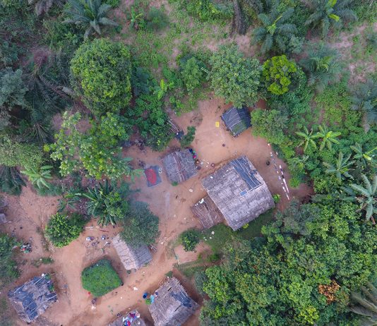 Prise de vue en drone en Afrique - crédit photo Thierry Barbaut