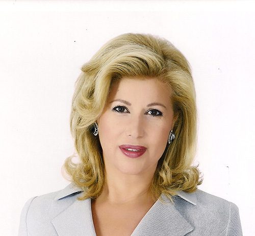 Dominique Ouattara est l'épouse du docteur Alassane Ouattara, président de la République de Côte d'Ivoire, et de ce fait la Première dame de Côte d'Ivoire