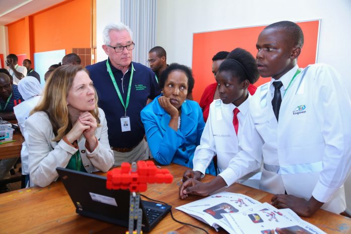 La Fondation Airbus lance un programme de développement pour la jeunesse au Kenya Airbus Little Engineer