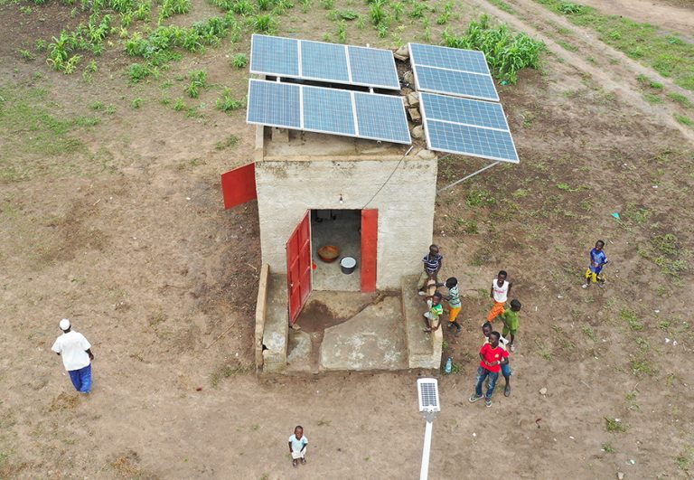 Promouvoir une énergie solaire hors réseau et aux mini-réseaux