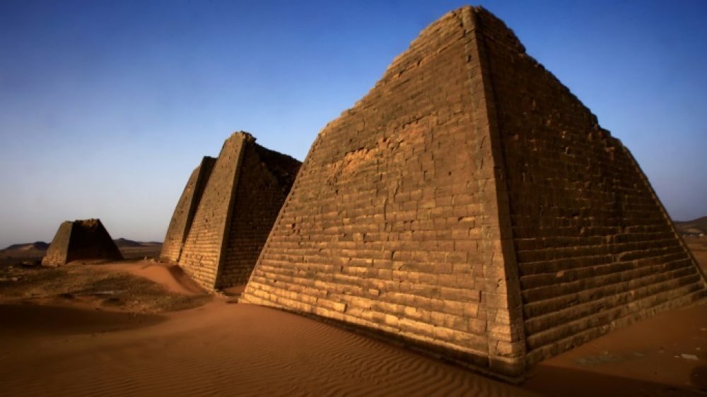 cropped-Pyramide-Meroe-AFP.jpg