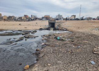 Vue de la mer polluée au Sénégal